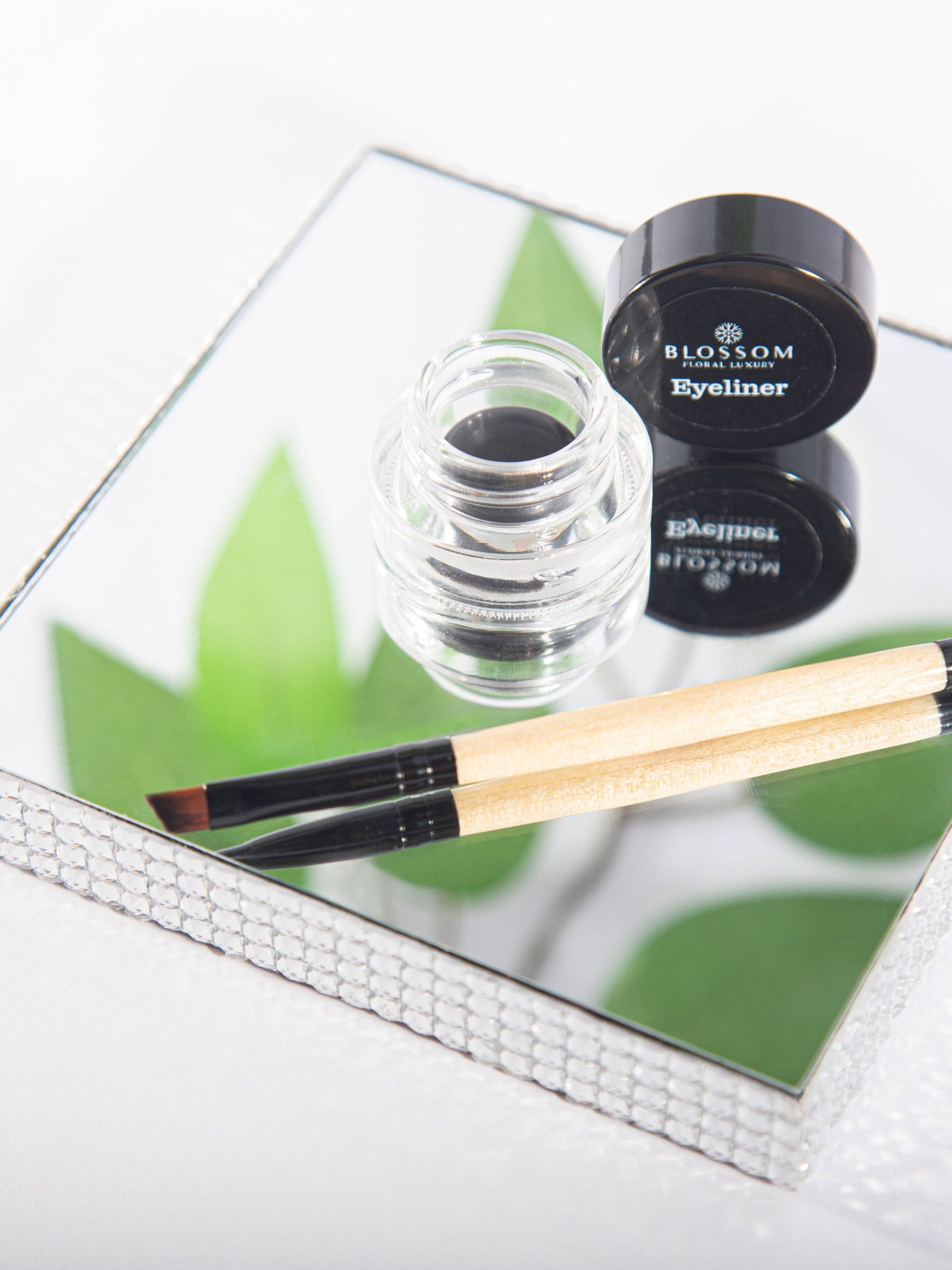 Eyeliner - Image 2